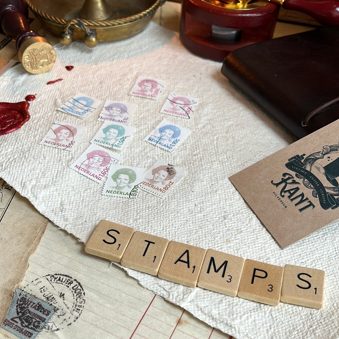 10 Vintage postzegels Koningin Beatrix