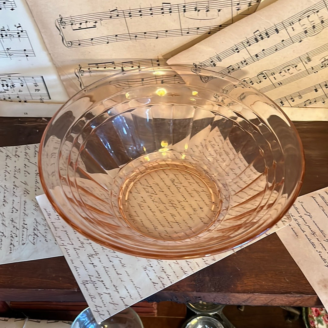Fruit bowl pink glass