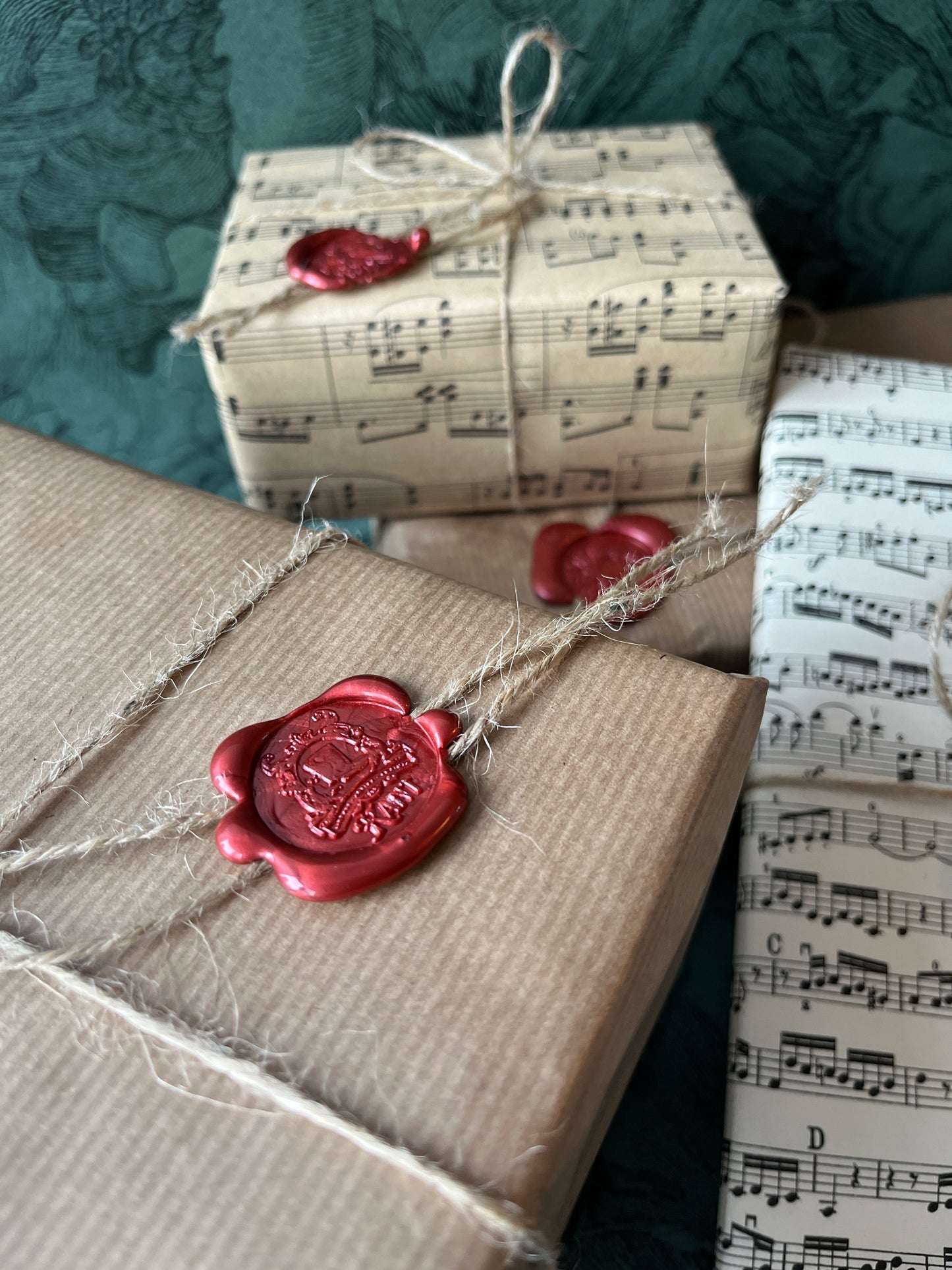 Verpacken Sie ein Geschenk