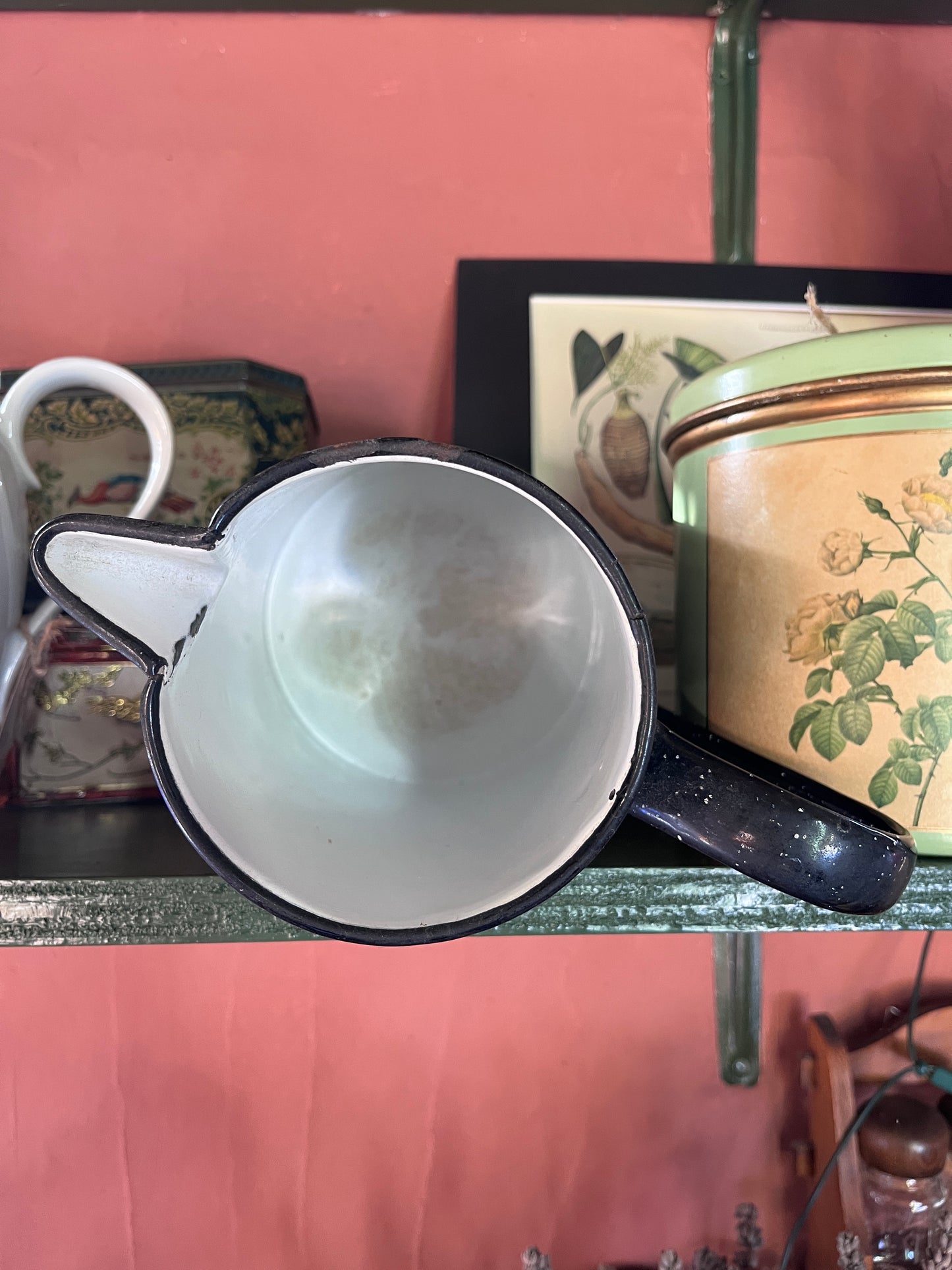 Emaille waterkan zwart gespikkeld