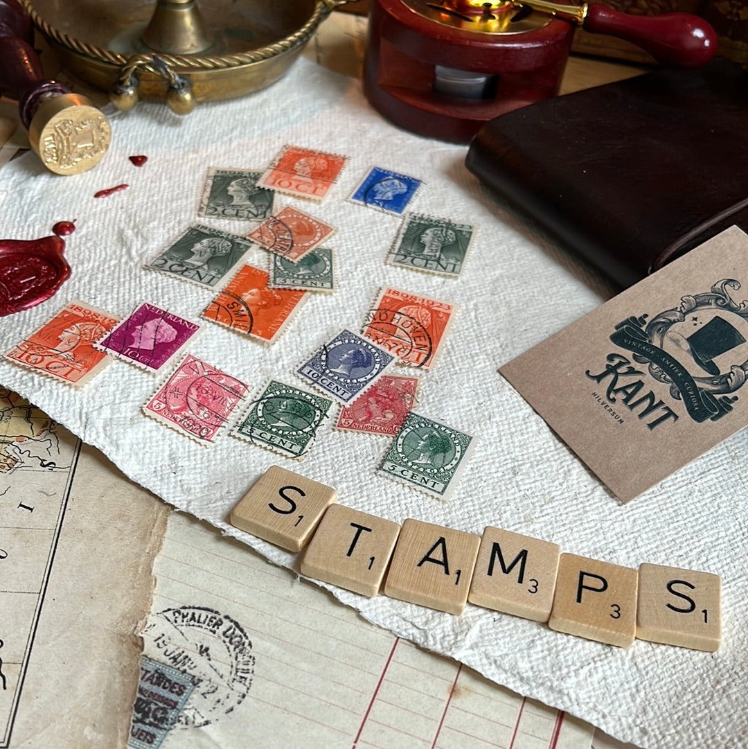 16 Antieke postzegels Wilhelmina