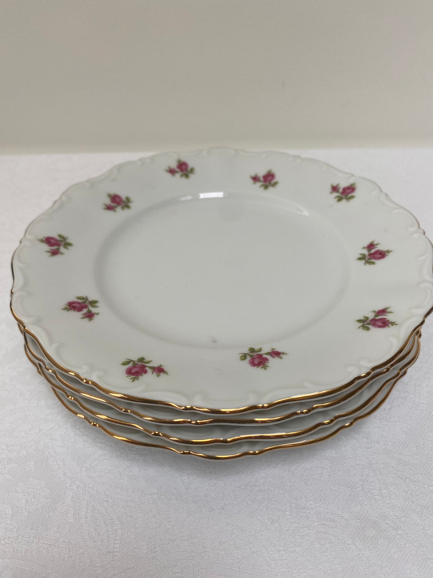 Vintage-Mittagsteller passen nicht zusammen