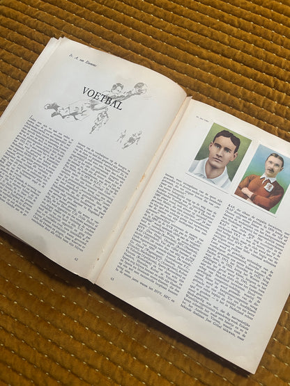 Fotoalbum mit niederländischen Sporterfolgen von 1954