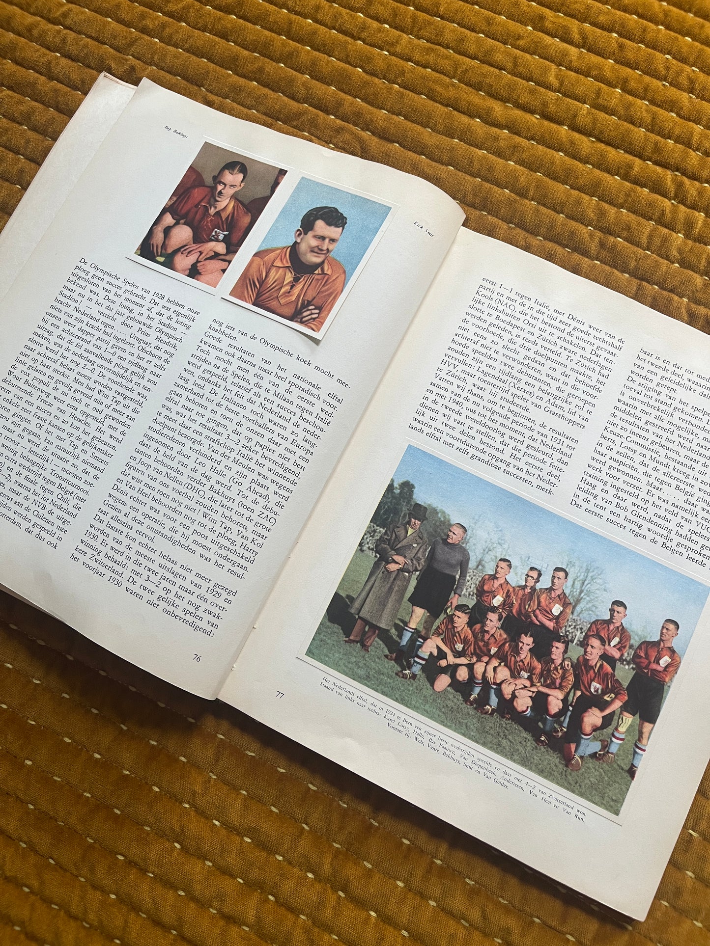 Fotoalbum mit niederländischen Sporterfolgen von 1954