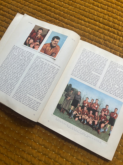 Fotoalbum mit niederländischen Sporterfolgen von 1954