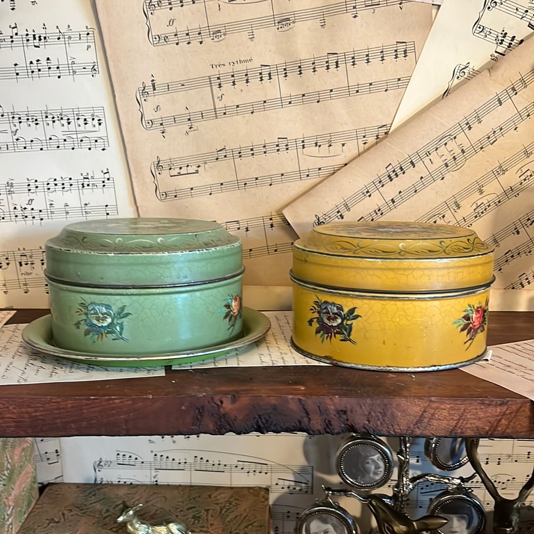 Antique cookie tins