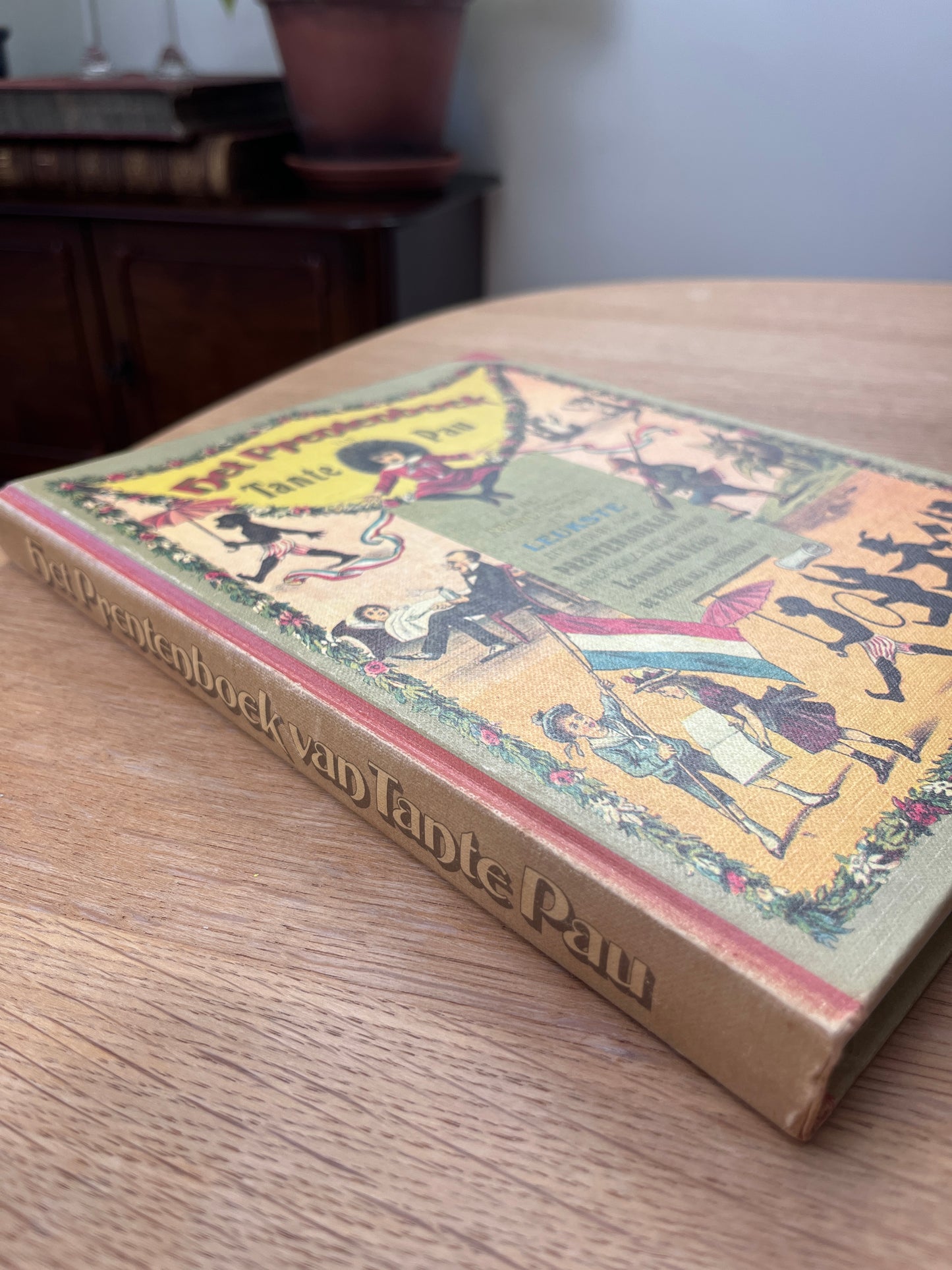 Het Prentenboek van tante Pau 1974