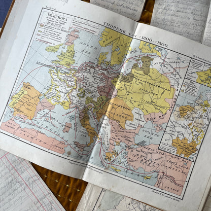 Antieke schoolatlas 1918 met persoonlijke notities