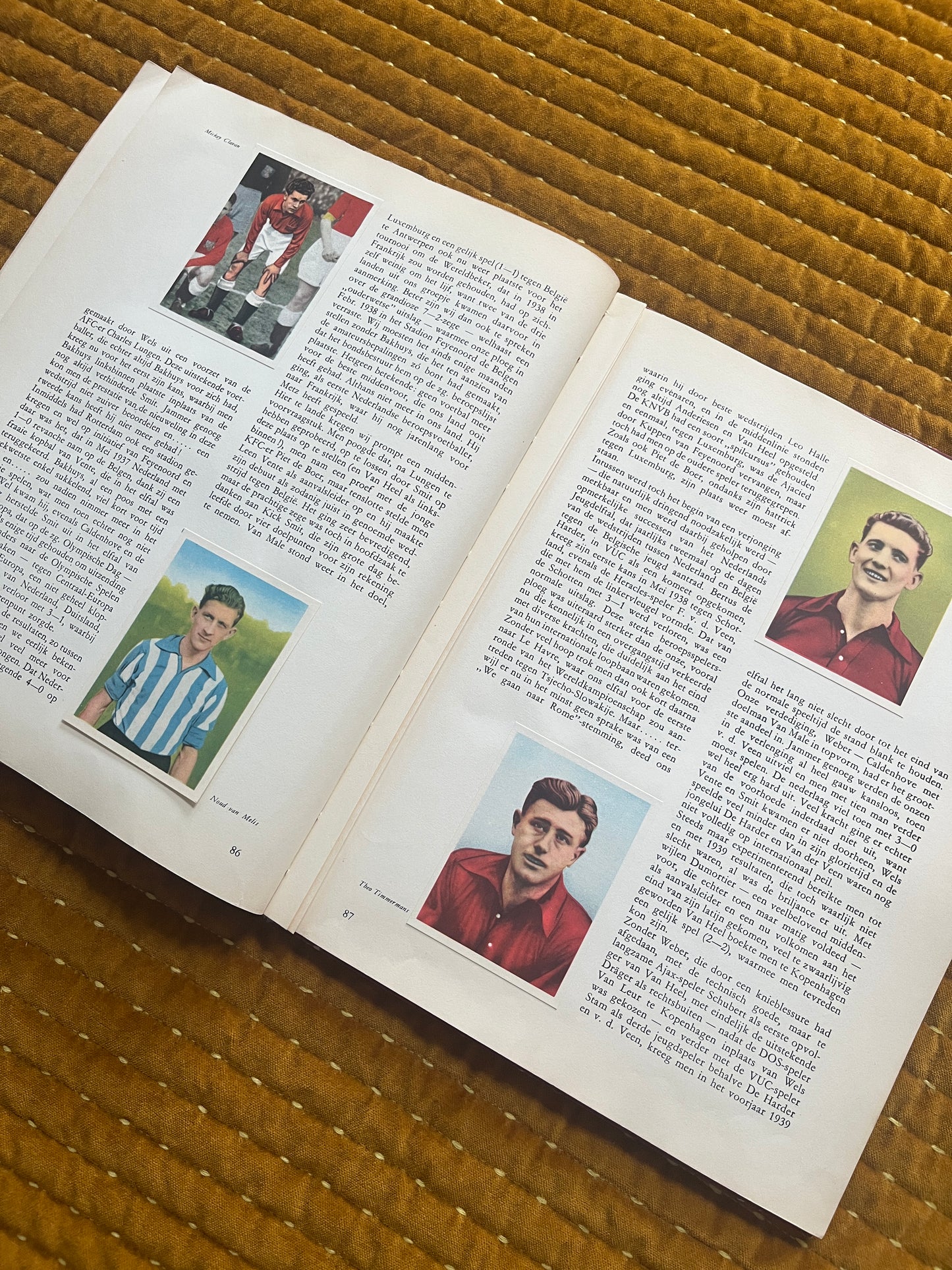 Fotoalbum mit niederländischen Sporterfolgen von 1954