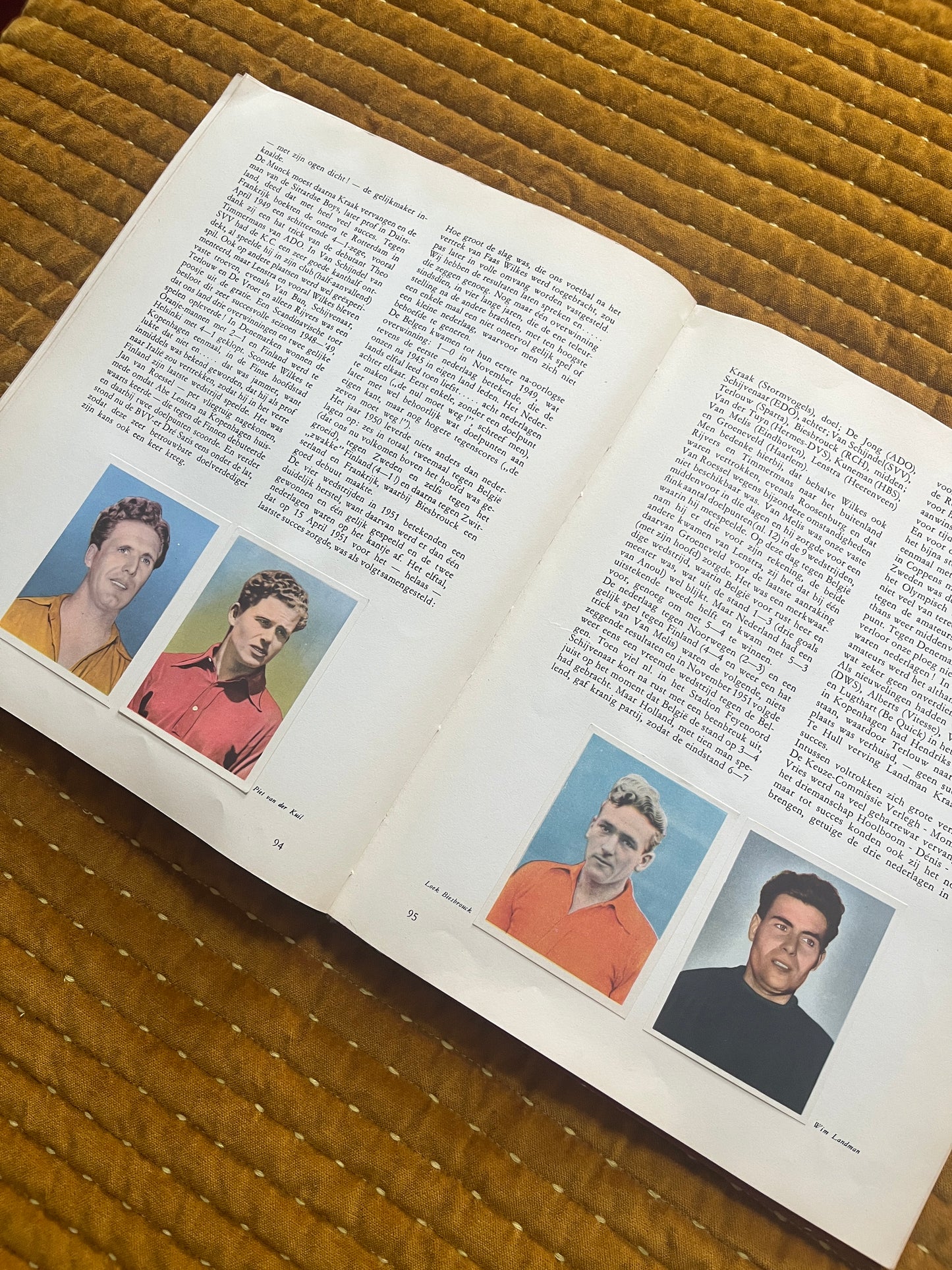 Fotoalbum mit niederländischen Sporterfolgen von 1954