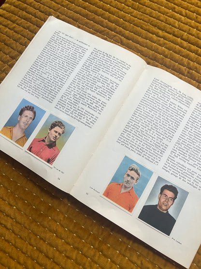 Fotoalbum mit niederländischen Sporterfolgen von 1954