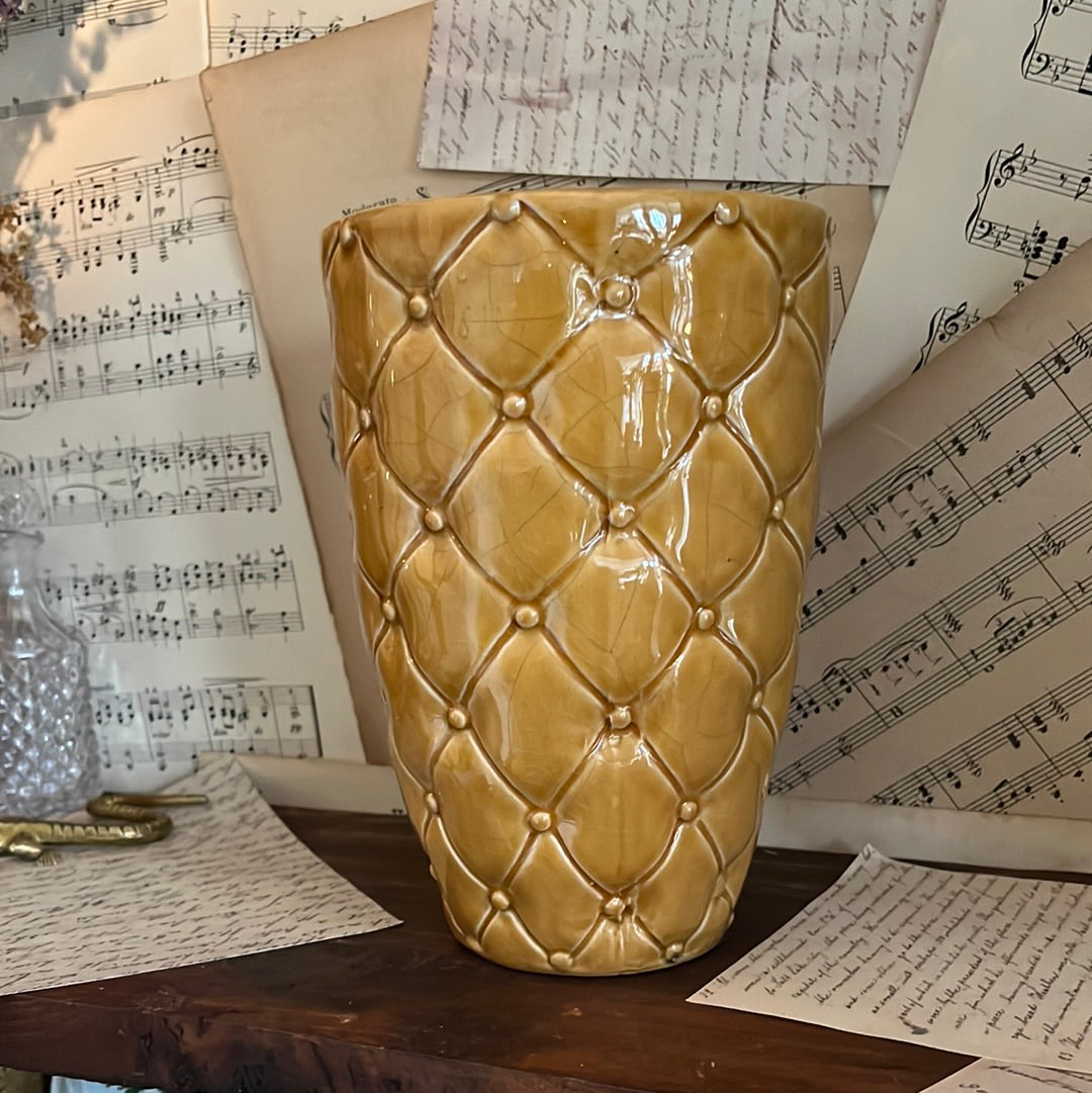 Vase cushion pattern
