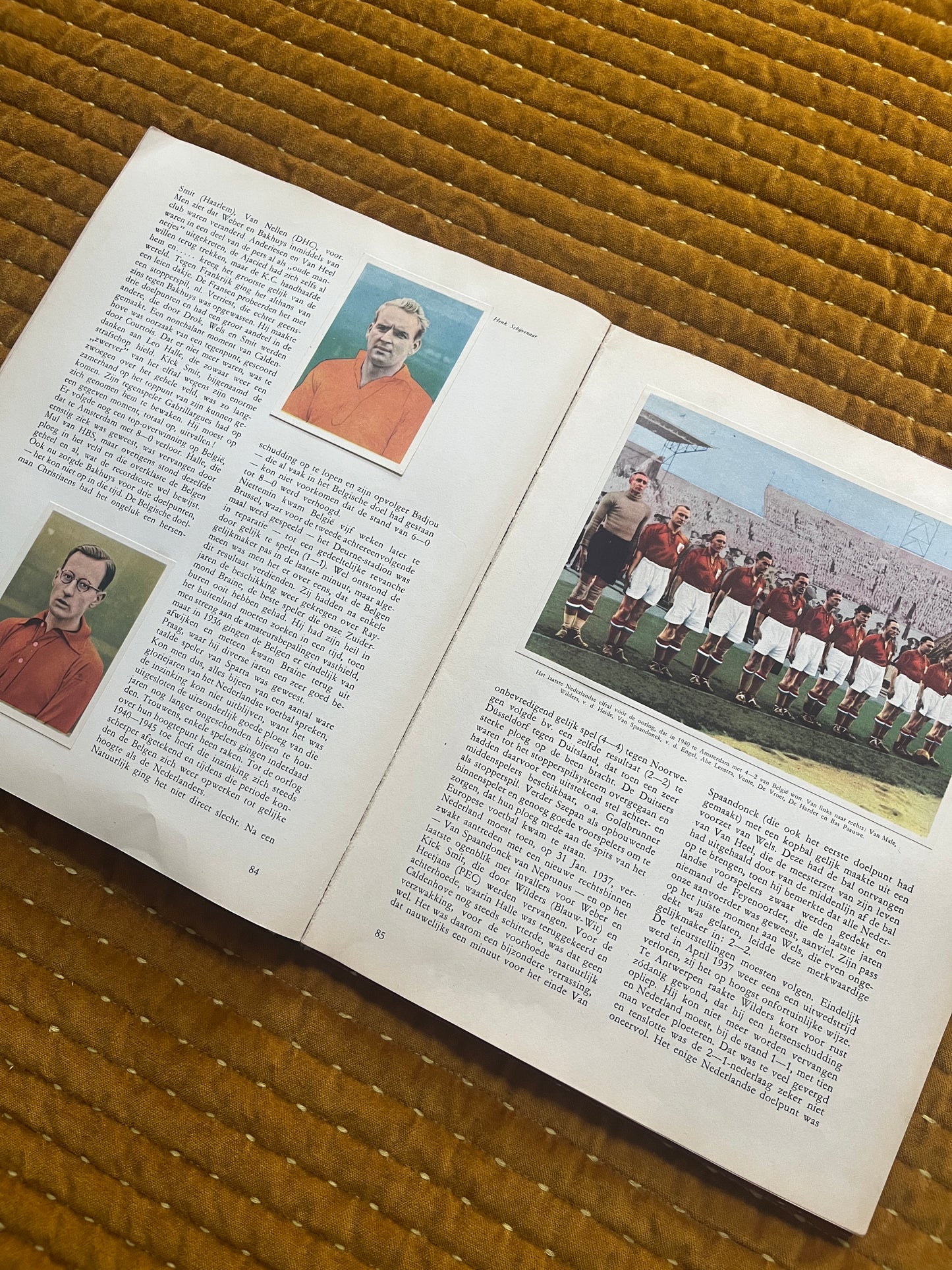 Fotoalbum mit niederländischen Sporterfolgen von 1954