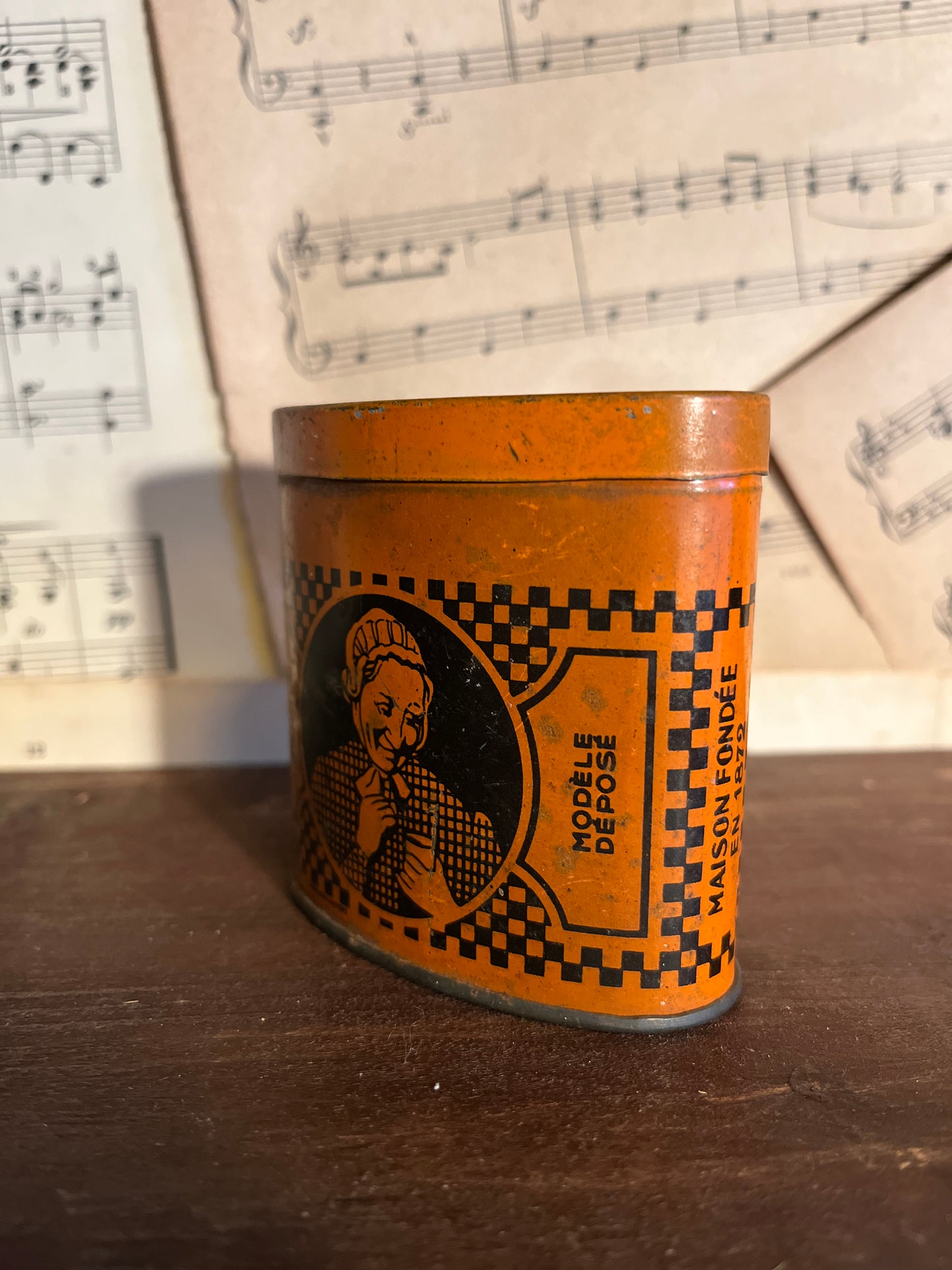 Antique Prize peppermint tin