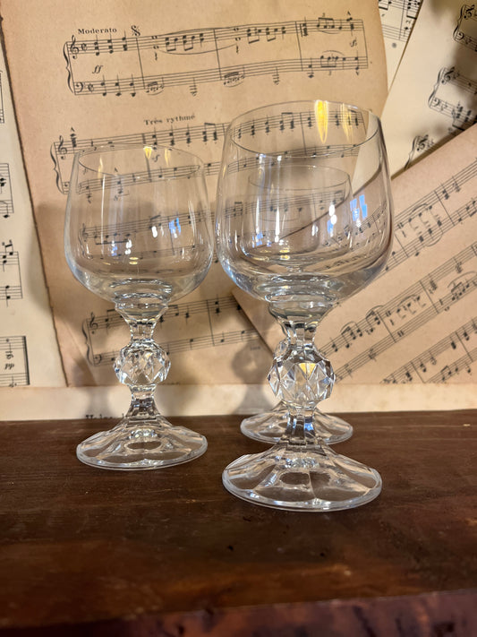 Set of crystal glasses