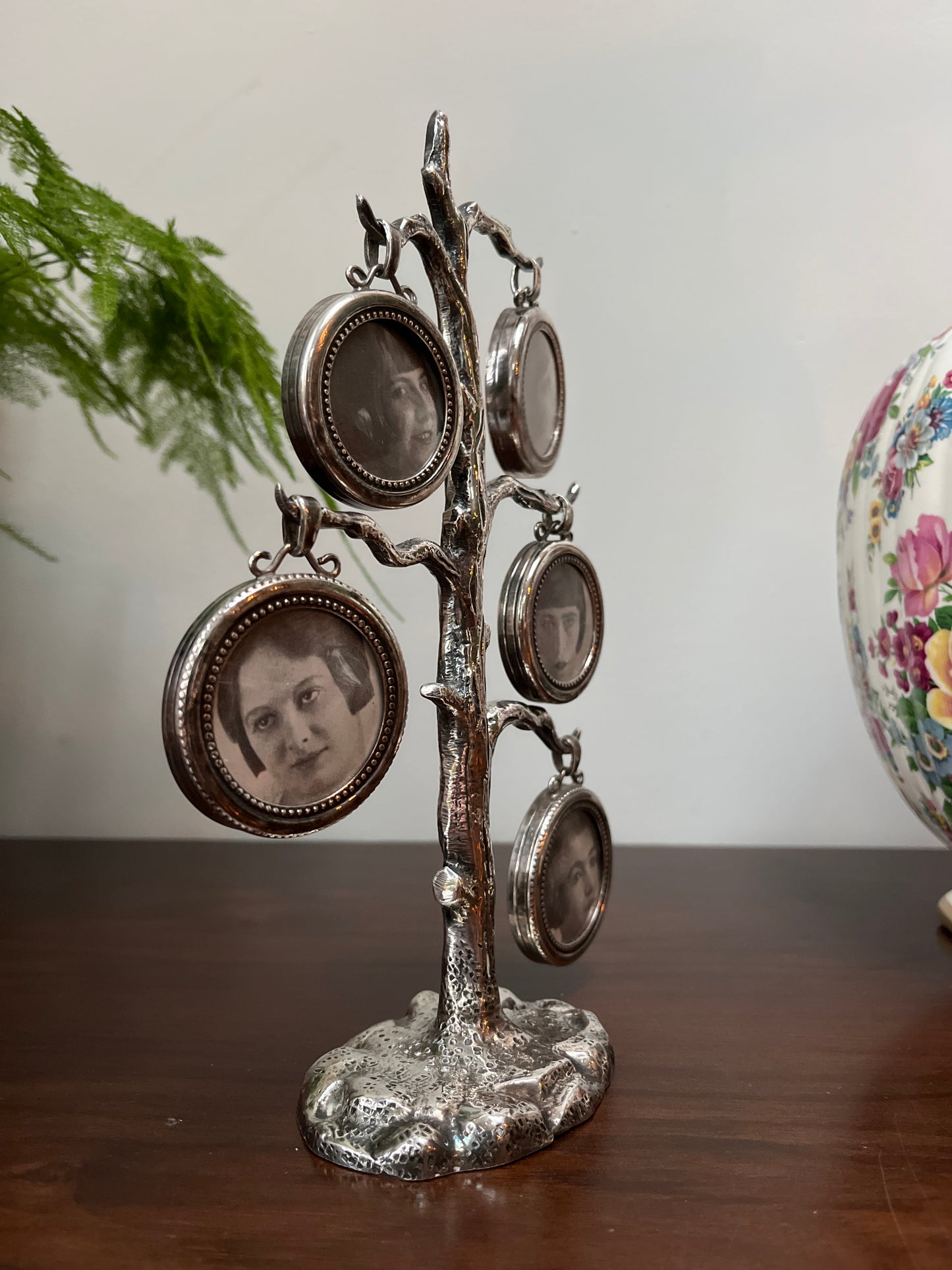 Silver-plated family tree photo frame
