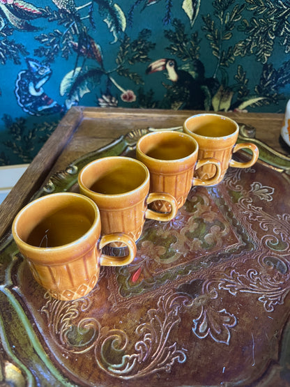 Set vintage koffiekopjes ruit