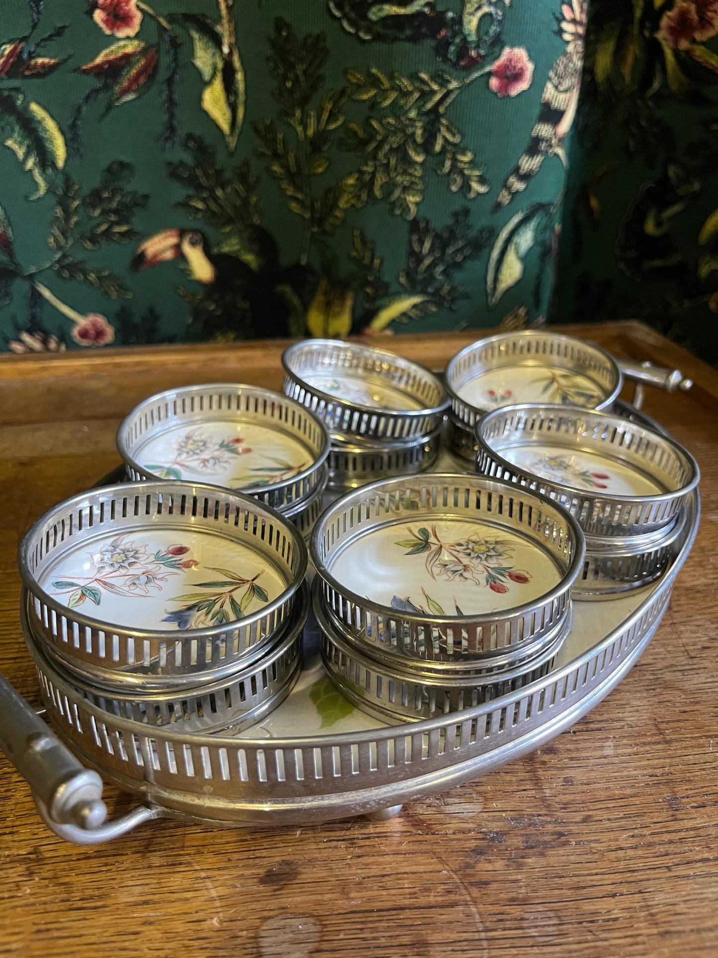 Maßstabsgetreue Vintage-Keramikuntersetzer