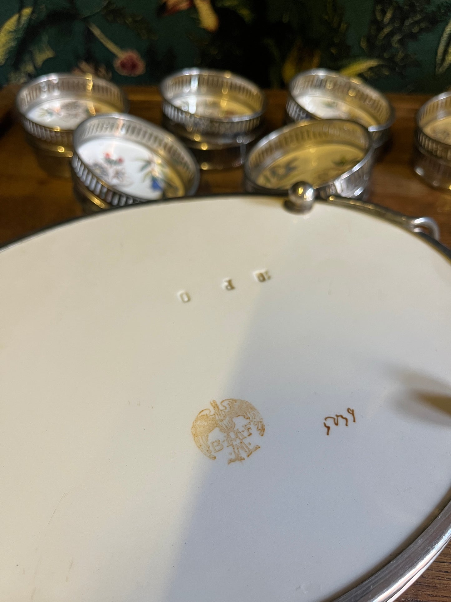 Maßstabsgetreue Vintage-Keramikuntersetzer