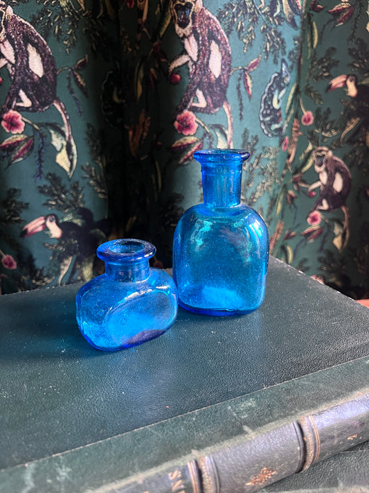 Set blauwe flesjes