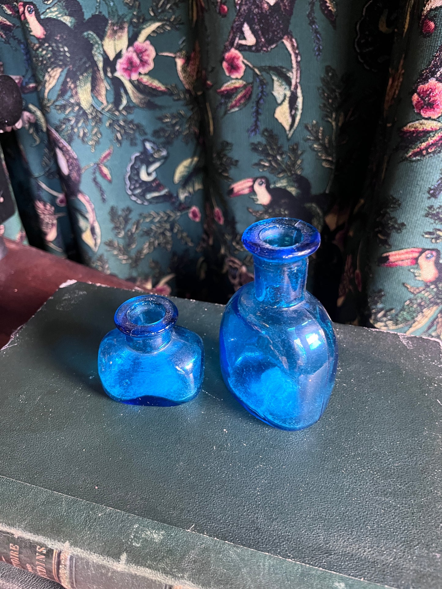 Set blauwe flesjes