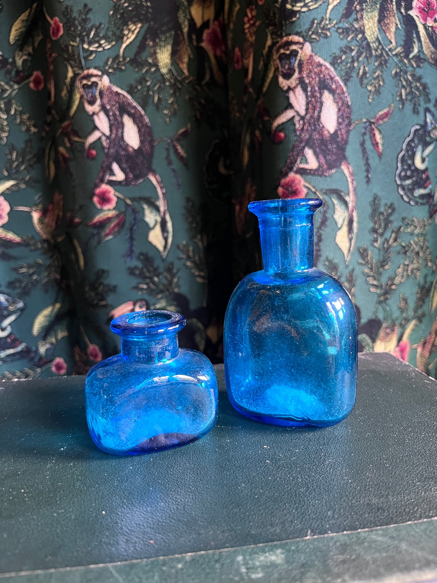 Set blauwe flesjes