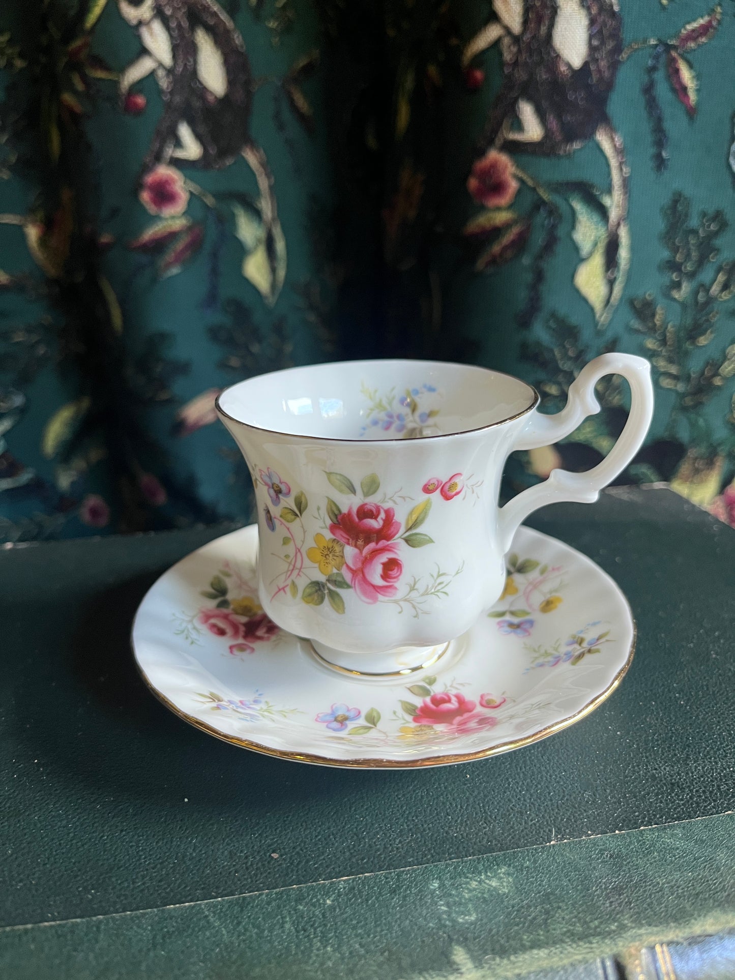 Royal Albert Tenderness kop en schotel dames