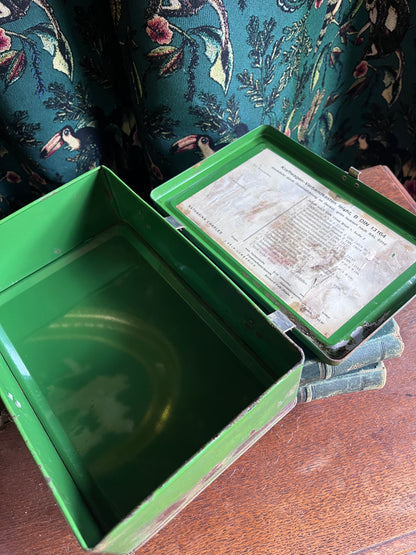 Antieke verbandtrommel groen