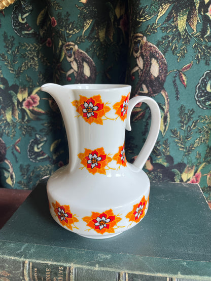 Retro karaf oranje bloemen