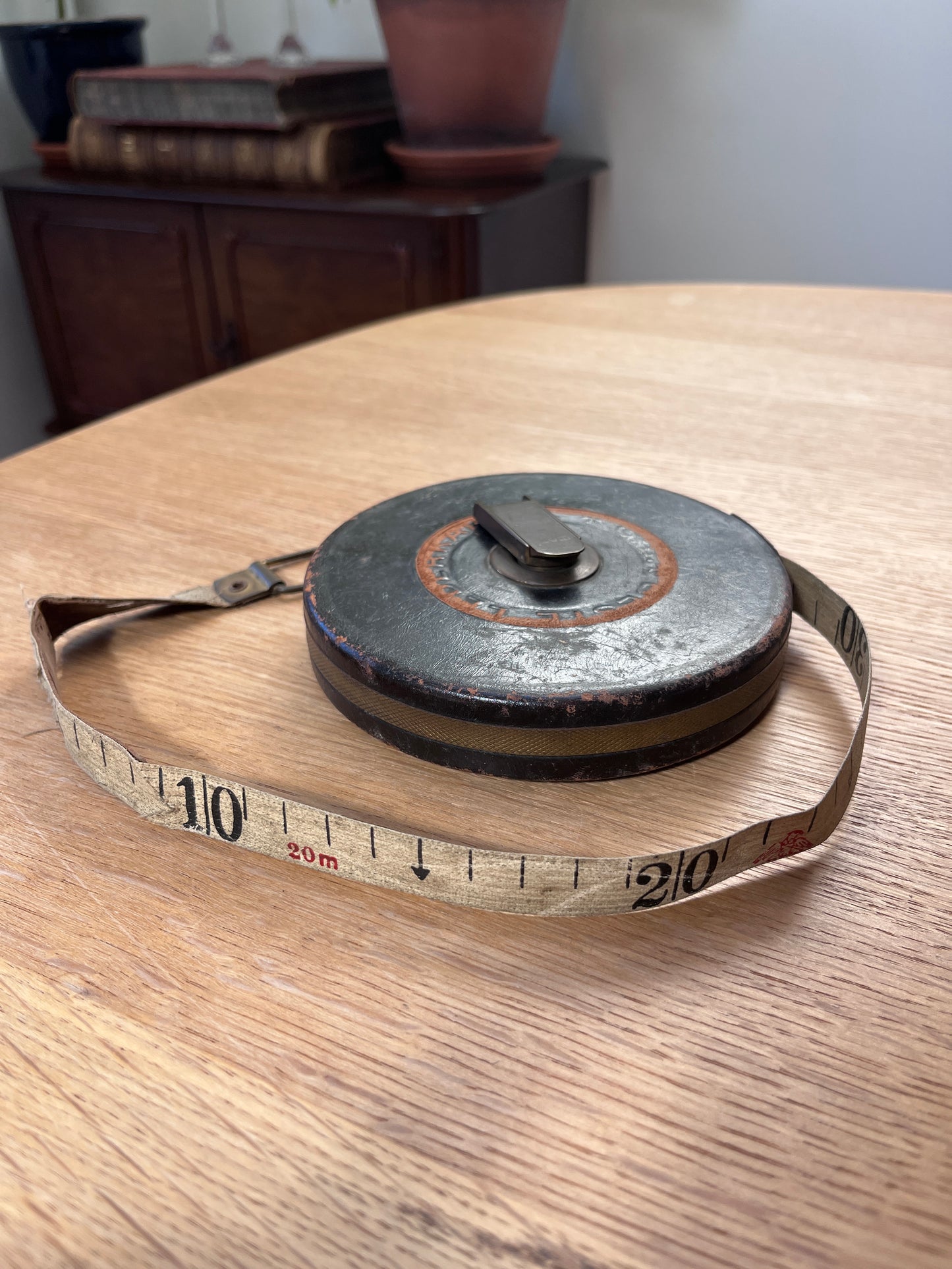 Antiek rond meetlint leer