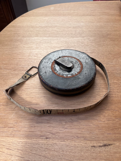 Antiek rond meetlint leer